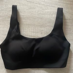 NWOT Lululemon In Alignment Straight Strap Bra Sz 6 (A/B)